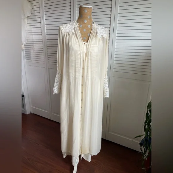 Vintage 100% silk lace wedding sheer robe victoria’s Secret original one size - Picture 3 of 16